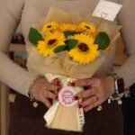 Veľká Kytica Slnečníc – Láska je Večná – Darčeková Karta – Obrázok 2